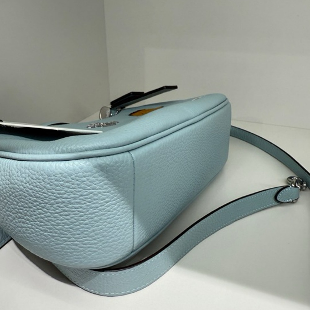 Coach X Peanuts Teri Shoulder Bag With Franklin CBJ80 Authentic - Picture 4 of 8